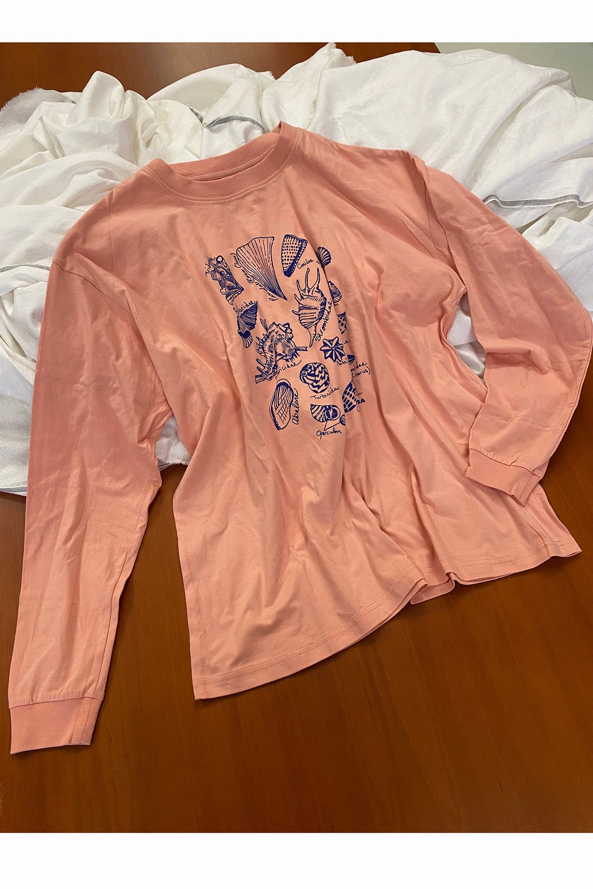 SEASHELLS LS TEE - CORAL