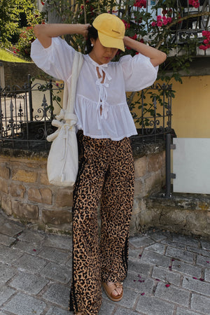 Jaya - Relaxed Linen Trousers with Stylish Creases
